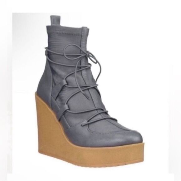 Steve Madden Gray Ankle Sock Bootie(Size 8M) - Picture 2 of 9